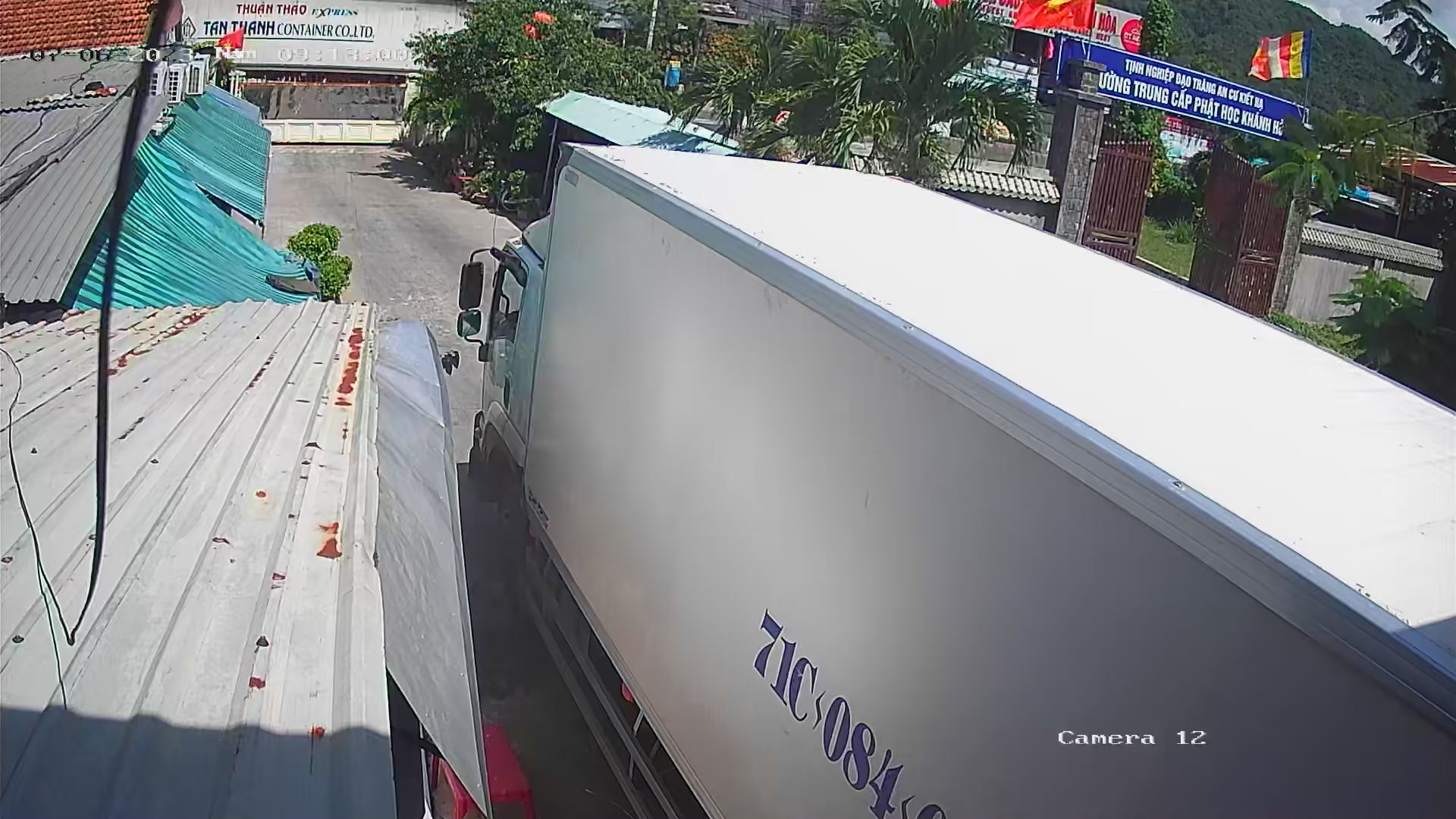 Hình  Camera  thực tế  Chất Lượng Hình  4.0 MP Độ phân giải Ultra 2k  của bộ Lắp Camera Chống Trộm Cho Nhà Xưởng Chuyên Dụng sử dụng mã DH-IPC-HFW2449M-AS-LED-B